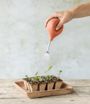 Giessbrause Ball, terrakottafarben