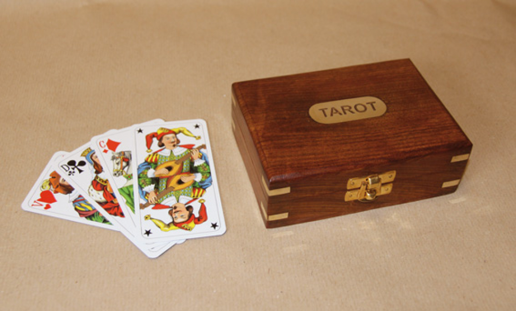 sehr edel Tarot Kartenspiel in Holzbox mit Messingintarsien 